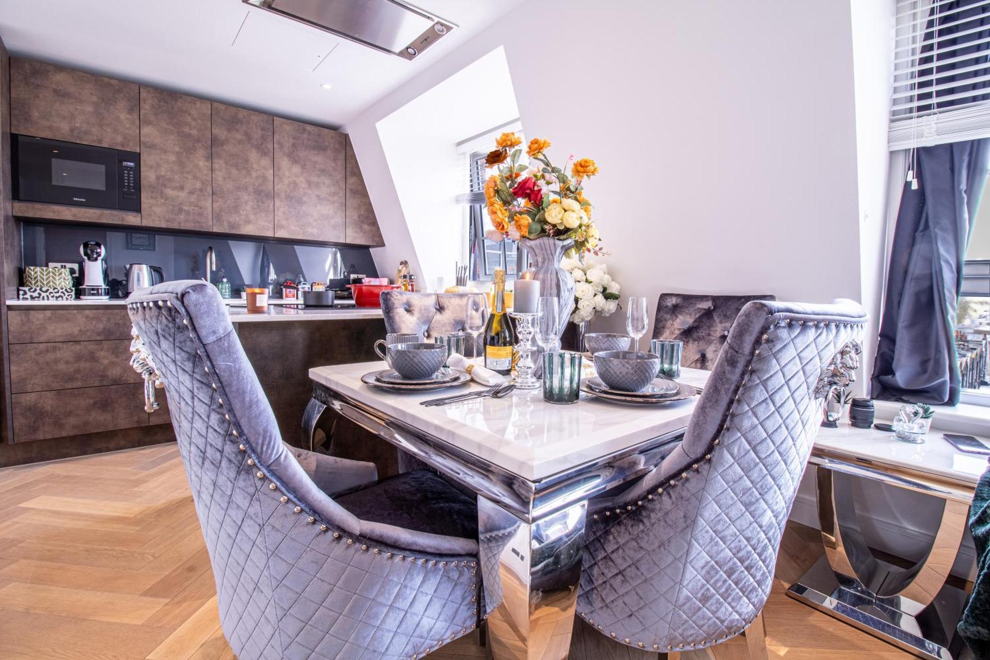 Luxurious 1-Bedroom Penthouse In Marble Arch 71 Londen Buitenkant foto