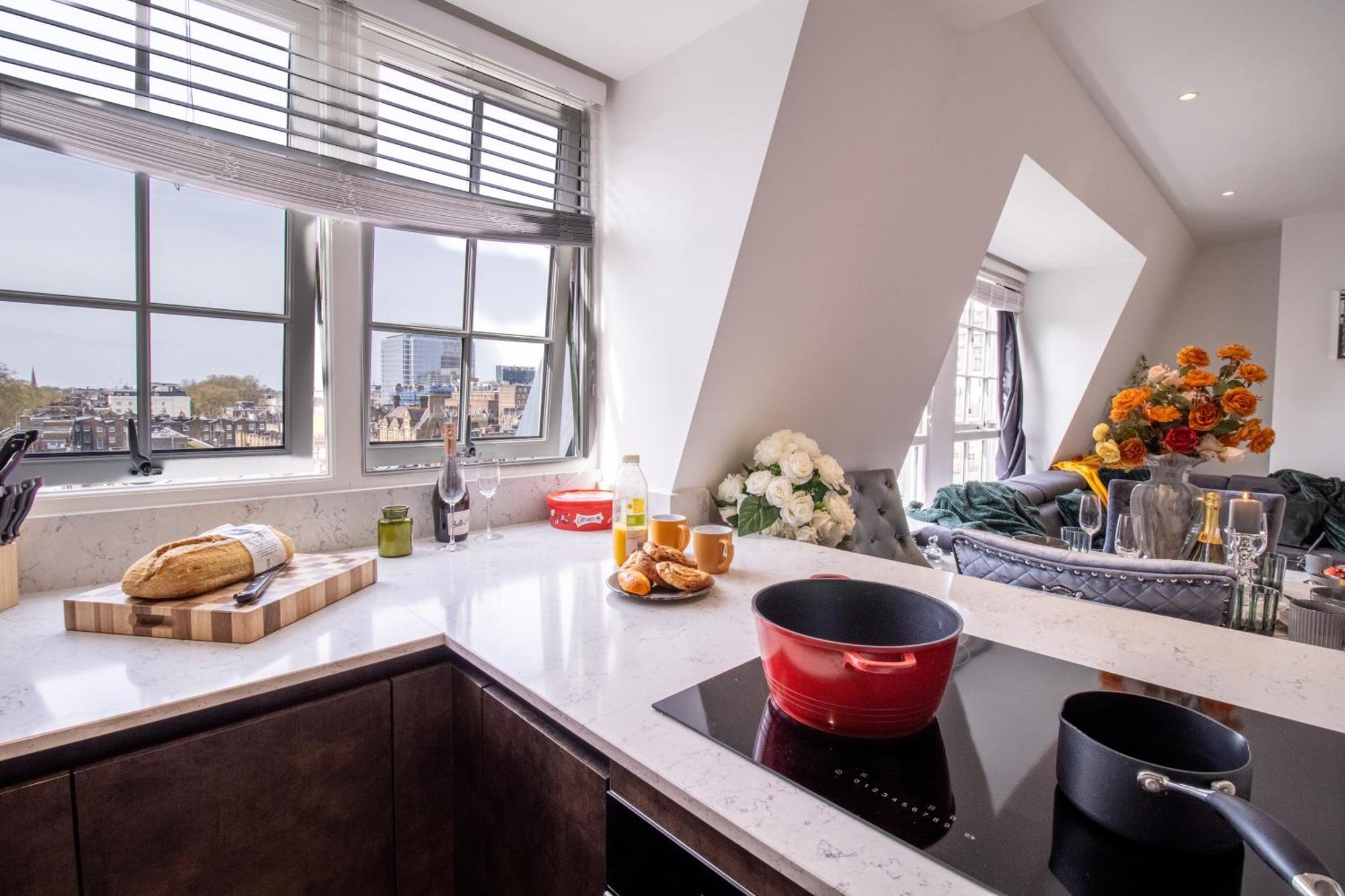 Luxurious 1-Bedroom Penthouse In Marble Arch 71 Londen Buitenkant foto