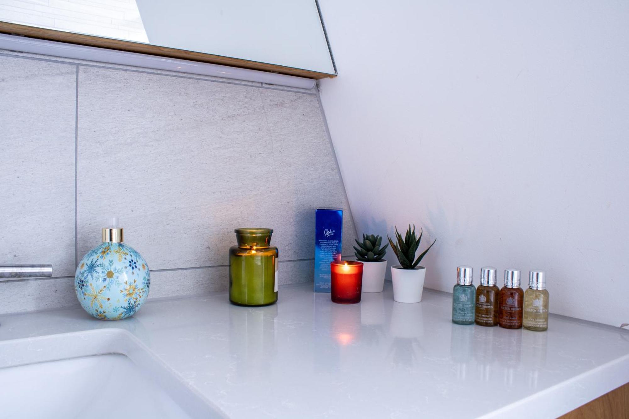 Luxurious 1-Bedroom Penthouse In Marble Arch 71 Londen Buitenkant foto
