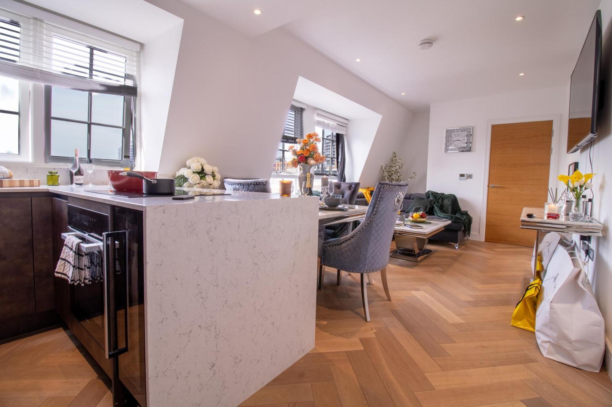 Luxurious 1-Bedroom Penthouse In Marble Arch 71 Londen Buitenkant foto
