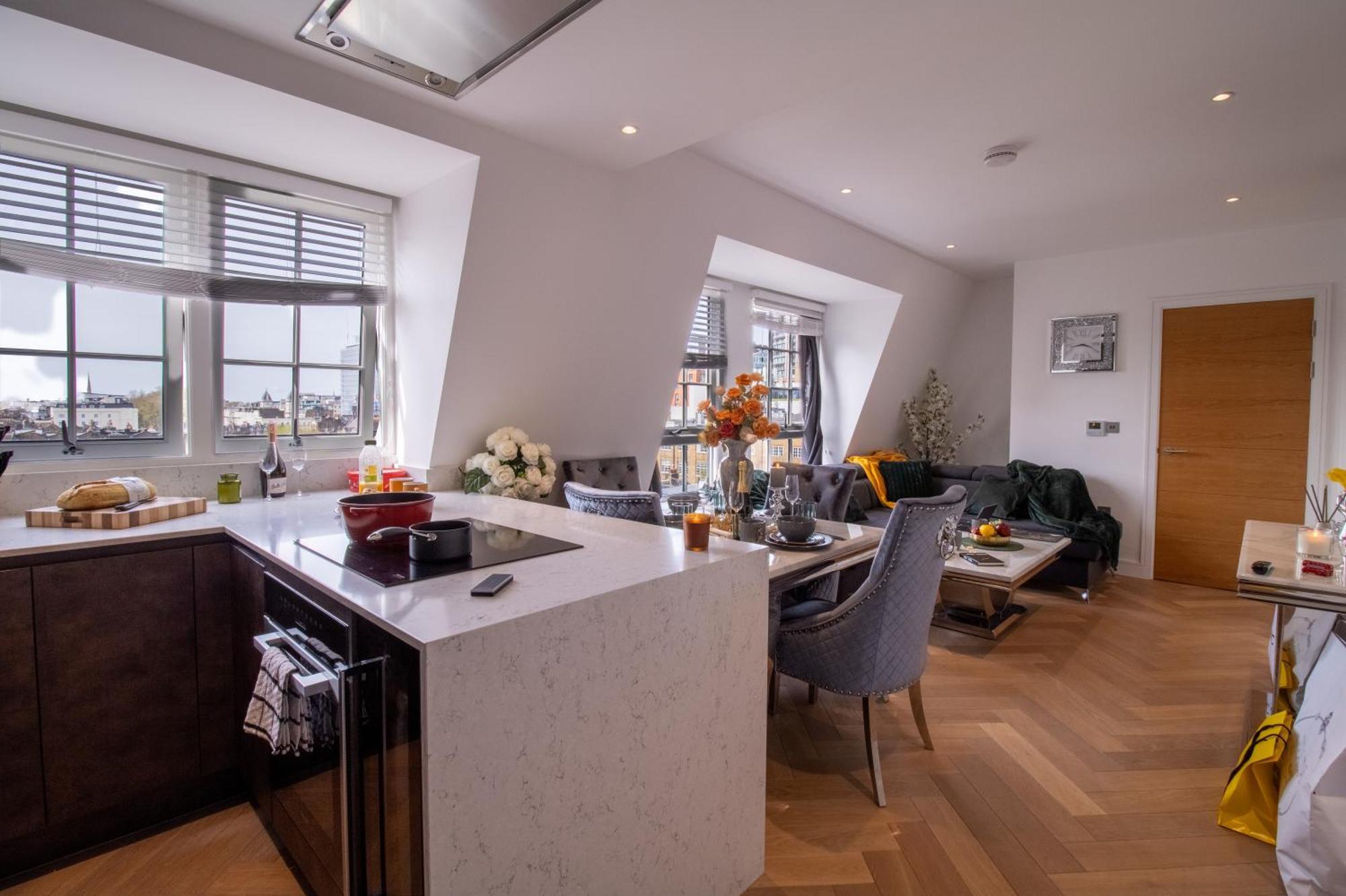 Luxurious 1-Bedroom Penthouse In Marble Arch 71 Londen Buitenkant foto