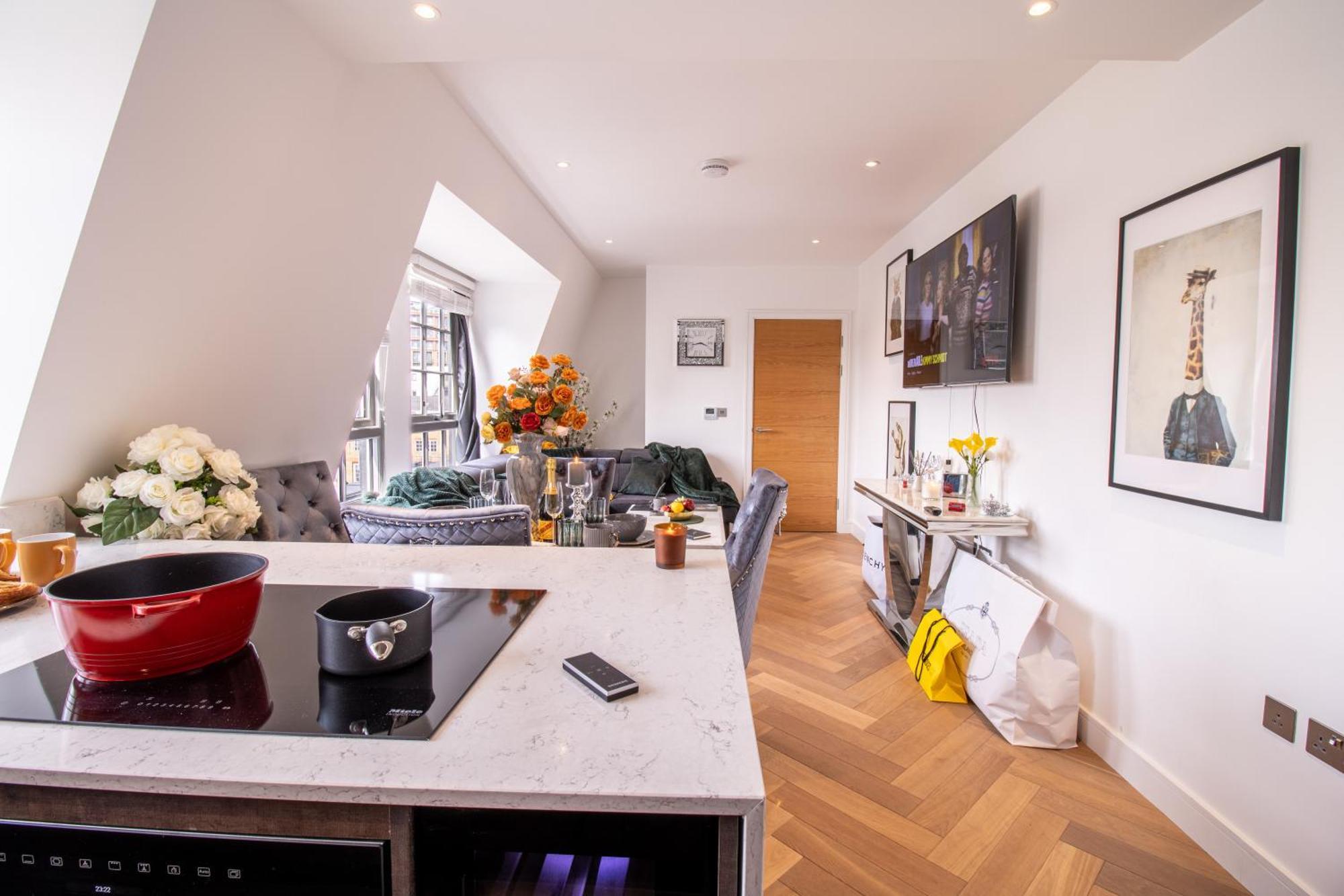 Luxurious 1-Bedroom Penthouse In Marble Arch 71 Londen Buitenkant foto
